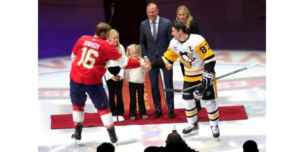Pittsburgh Penguins und Florida Panthers ehren beide Patric Hornqvist vor dem Spiel